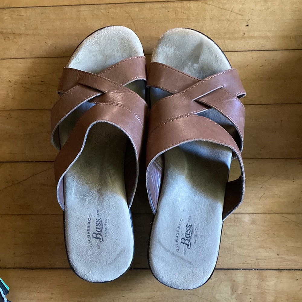 Bass sandals size 8